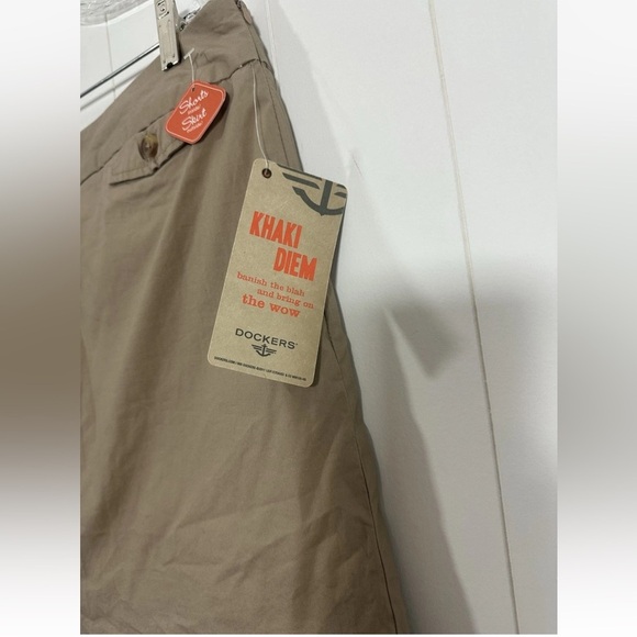 NEW Dockers Womens Size 12 Cotton Blend Kahki Diem Tan Skirt Skorts Waist - Picture 2 of 11